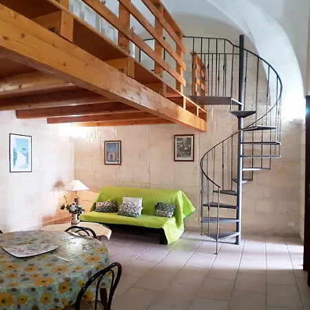 Oikia Vacanze Casa Dante Tatil Evi *