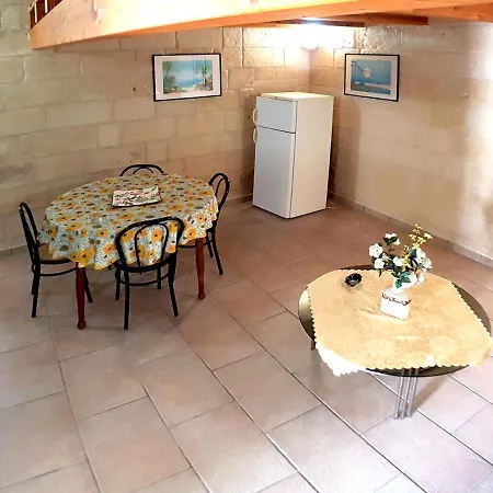 Oikia Vacanze Casa Dante * Uggiano La Chiesa